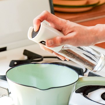 大創 Daiso - 噴油瓶 100mL / 廚房噴油器、食用油噴霧器、食用油噴霧器、噴霧式噴油器