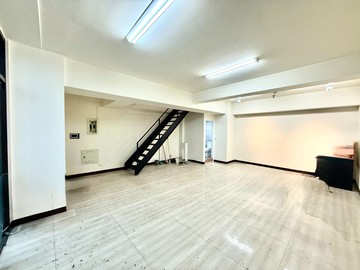 張嘉玲/面寬7米大店面+5個平面車位/使用空間大｜高雄市仁武區八德北路