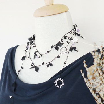 【OUTLET】PREMIUM蕾絲長鍊【向日葵】黑白調