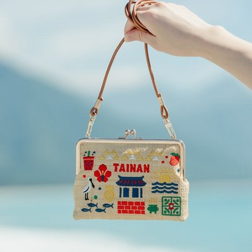心台南刺繡收納口金包