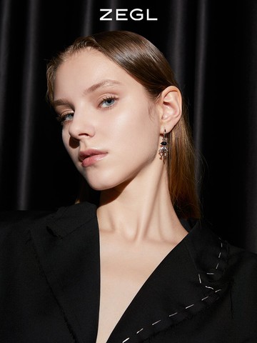 ZEGL宇航員星星耳環女小眾設計感耳釘耳扣2021年新款潮不對稱耳飾