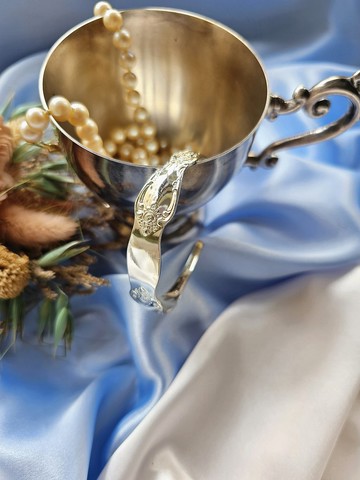 WM.A.ROGERS木蘭花卉藤蔓壓紋老鍍銀可調袖口手環/西洋古董飾品