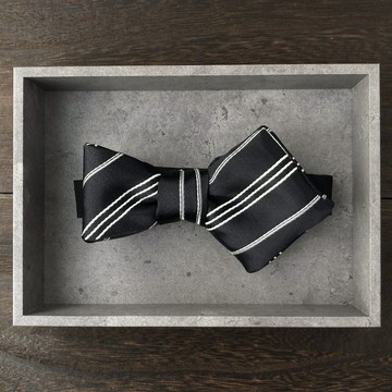 BOWTIE SPECIMENS: One-sided-loop-knot Pointed end　-黑白條紋