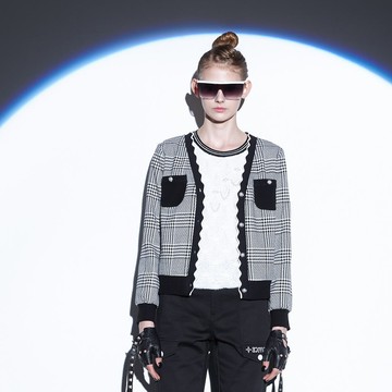 CLL巧玲瓏 黑白格花朵邊排釦外套 0587125