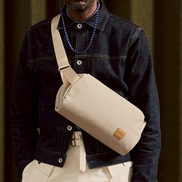 Classic Sling (7L) 經典胸包 Black 黑色