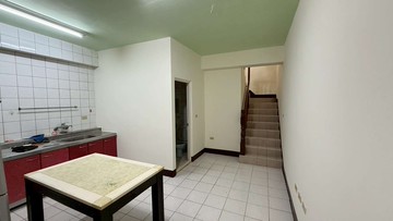 真愛山莊｜尚順商圈旁管理透天｜門前停車｜苗栗縣頭份市永愛街