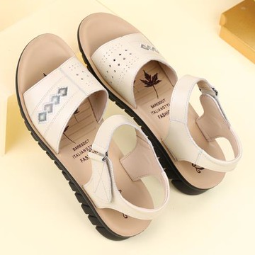 媽媽涼鞋女夏季老人鞋防滑軟底女鞋舒適中老年鞋子女大碼腳寬腳肥