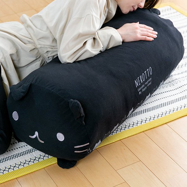 布団収納 布団がクッションになる 布団収納袋 クッション ねこっと 布団 円筒型 掛け布団 羽毛布団 毛布 収納 通販 Lineポイント最大get Lineショッピング