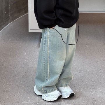 台灣-出貨🔥 牛仔褲 男女童 春夏秋 韓版復古 2026款 時尚白搭 春裝男長褲薄款寬褲