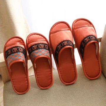 情侶家用中式紅色拖鞋女夏繡花綢緞面復古中國風室內居家牛筋底
