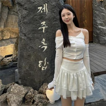 趙露思同款韓國Notyourrose斜領露肩長袖開衫T恤吊帶背心兩件套女