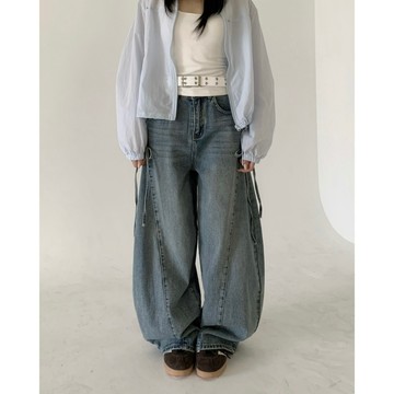 「FOR GIRLS」NJ403 走動的焦點 立體感綁帶彎刀牛仔褲