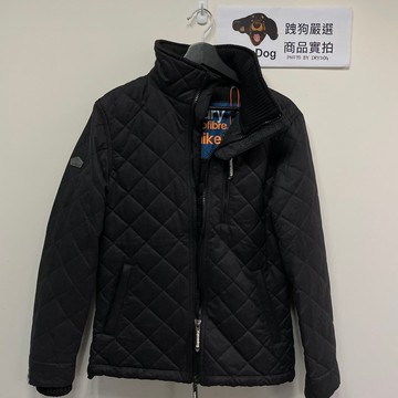 低調簡約 跩狗嚴選 極度乾燥 Superdry Hiker 單排拉鍊 超細纖維 格紋縫線 保暖 無帽 風衣 外套 黑