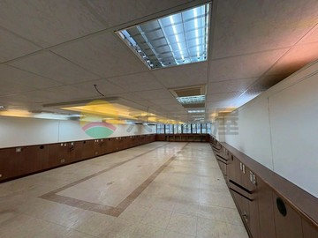 復興中正寬敞7.5米大面寬黃金商辦開放空間彈性使用｜高雄市新興區復興一路