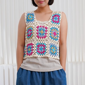 叠穿針織鏤空拼色短款背心121496C