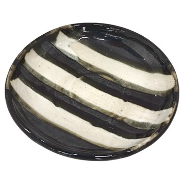 三綠紋 4吋皿  陶瓷材質 碗盤菜杯適用溫度 -30°C~100°C 日本產  1個