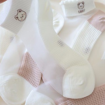 玻璃絲水晶襪子女短襪夏季薄款卡通棉底小熊冰絲白色短筒襪卡絲襪