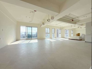 水精湛高樓質感景觀宅｜開放空間雙衛浴+平面車位｜高雄市苓雅區光華一路