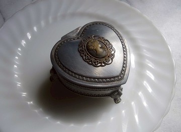 【老時光 OLD-TIME】早期台灣製金屬仕女珠寶盒