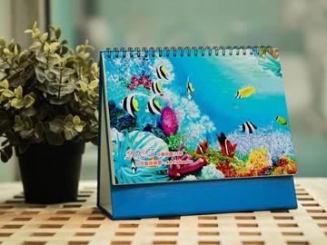 2025藝術桌曆-精裝版(限量版寶藍色底皮)