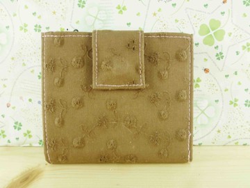 【震撼精品百貨】日本製蕾絲皮夾~短夾-咖啡色