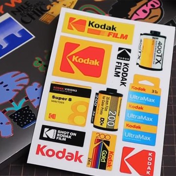 【KODAK 柯達】紀念貼紙 (兩款隨機出貨)