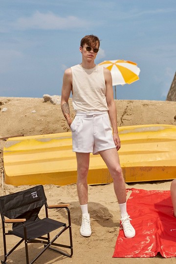 Aprilpoolday / CHARLIE B SHORT / WHITE