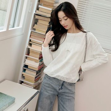 OB嚴選-立體菱格緹花抽繩下襬長袖上衣《AB20745-》