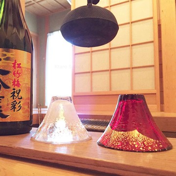 玻璃杯 日本製 現貨【東洋佐佐木】富士山 冷酒杯 木禮盒(白、紅)  日本 招福杯木禮盒 送禮 玻璃對杯 對杯 酒杯