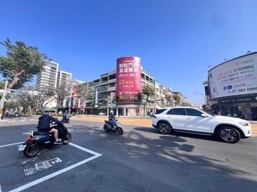稀有鼎山家樂福輕軌大地坪正三角窗店住35947｜高雄市三民區大順二路