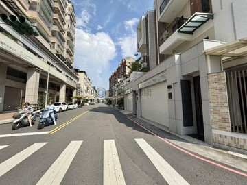 R21捷運都會公園站 ▎正街上透天車墅｜高雄市楠梓區惠豐街