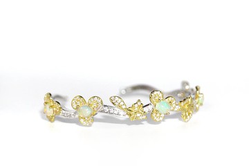 天然歐泊寶石手鍊，925純銀戒托。