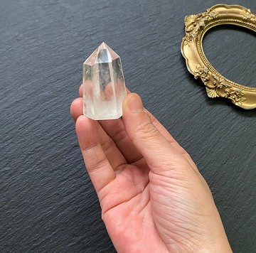 能量擺件-天然冰透彩虹白水晶能量柱 冥想  淨化 快速出貨