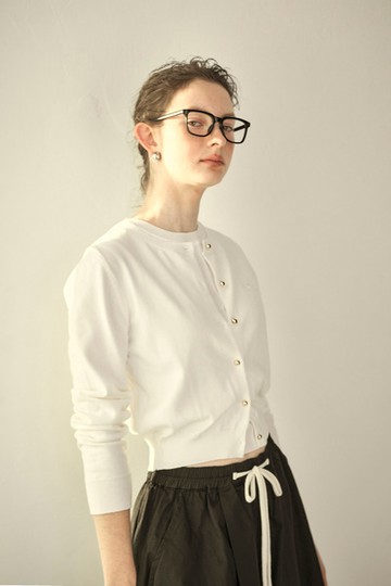 珍珠白短版氣質針織外套