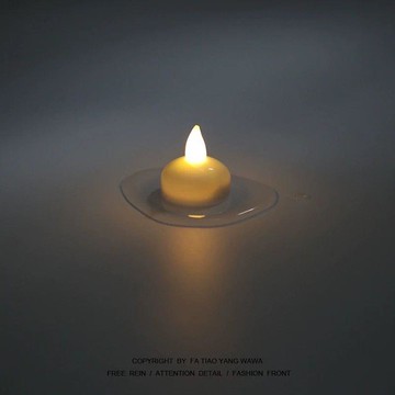 臺灣出🔥🔥無聊了玩玩遇水就會亮的小蠟燭!能浮在水上會亮電子蠟燭