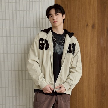 LAKING-字母貼布噴染斜紋布薄外套