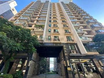 低樓里御大砌四房車｜新北市淡水區濱海路一段