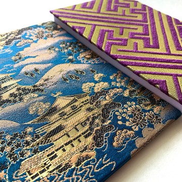 『金閣遙拜～紗綾形』 金襴織物御朱印帳 B6 大判尺寸 金閣寺 京都 自然 緣 連結 繁榮 長壽 蛇腹御朱印帳 桐生織物