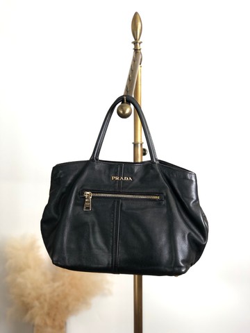 【日本直送 名牌中古包】PRADA 普拉達 手提包 黑色 標誌 皮革 前口袋 vintage 古董 老品 gkw2r3