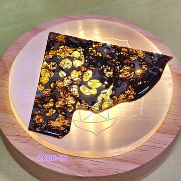 肯亞橄欖隕鐵Sericho Meteorite收藏級覆膜把玩切片2026-15 ~極佳的護身符