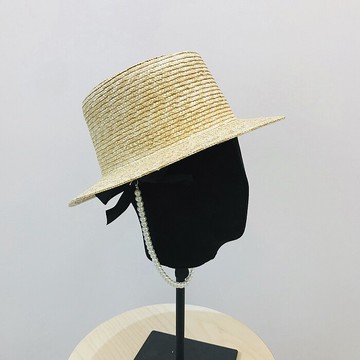 小香風珍珠鏈子草帽女夏天凹頂簡約休閑復古短沿沙灘遮陽帽子1入