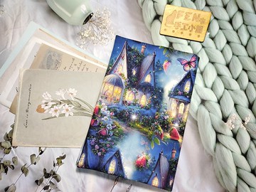 風景系列-高品質薄棉布料藍色草莓屋布書衣-布書套A5小說-25K規格
