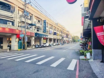 岡山市中心『藏富市』輕屋齡精緻裝潢⎮黃金店面透天｜高雄市岡山區仁壽路