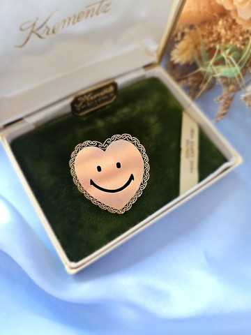 Krementz微笑愛心包金胸針/別針/復古珠寶首飾/美國西洋古董飾品
