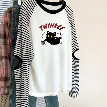 衣時尚 大碼上衣 長袖T卹 印花T卹 T恤衫中大尺寸 M-4XL新款卡通貓咪插肩長袖條紋拼接顯瘦上衣-7201.