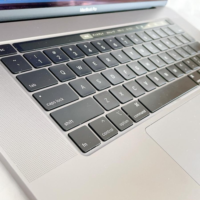 MacBook Pro 2019 16インチ i9／32GB／1TB／US | LINEショッピング