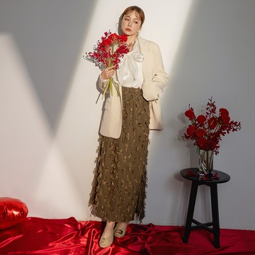 OB嚴選 立體毛鬚綁帶開衩腰鬆緊長裙 《CA3205》