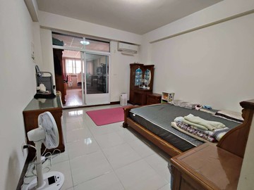 近餐旅大學鳳陽國小面公園獨棟車庫別墅｜高雄市小港區華明街