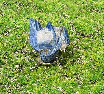 手串充電站-天然超美原礦深藍藍晶石共生雲母及鏡鐵礦 養水晶