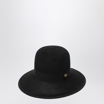 Volgo Signature cap in black Lapin fabric